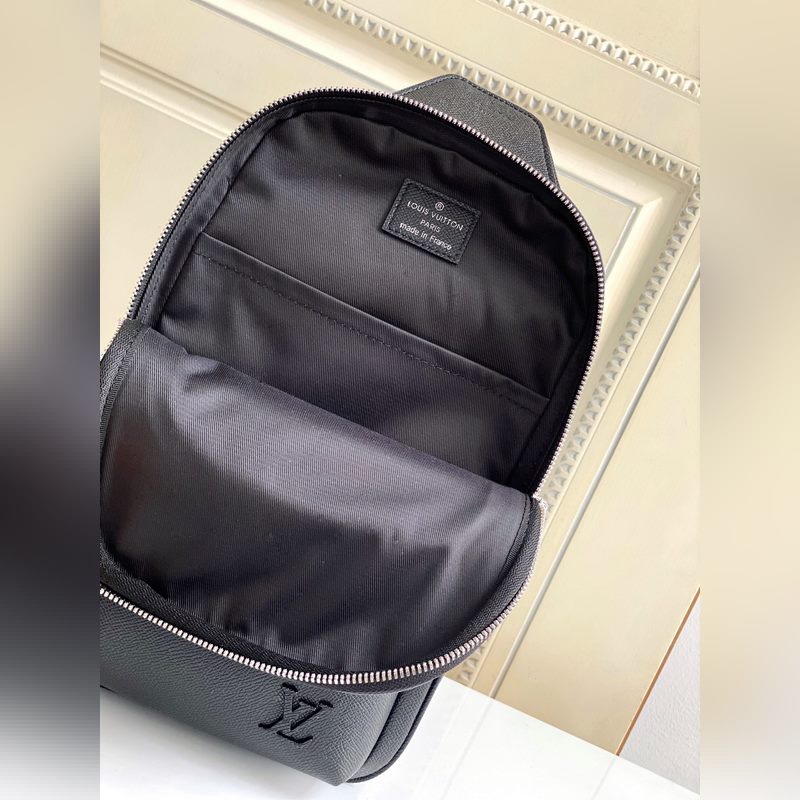 [海原外單 獨實家拍 30863黑十字紋]本款 Avenue 單肩包取材 Dam