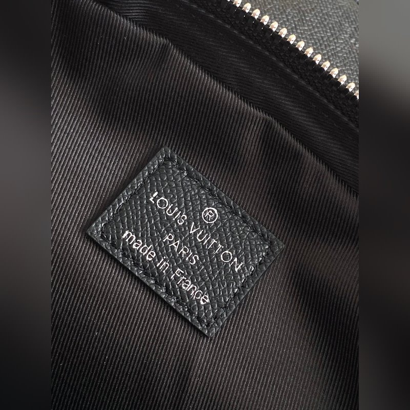 [海原外單 獨實家拍 30863黑十字紋]本款 Avenue 單肩包取材 Dam