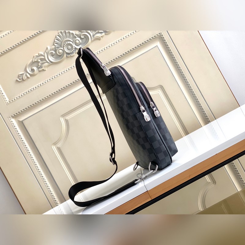 [海原外單 獨實家拍45302黑格]本款 Avenue 單肩包取材 Damier