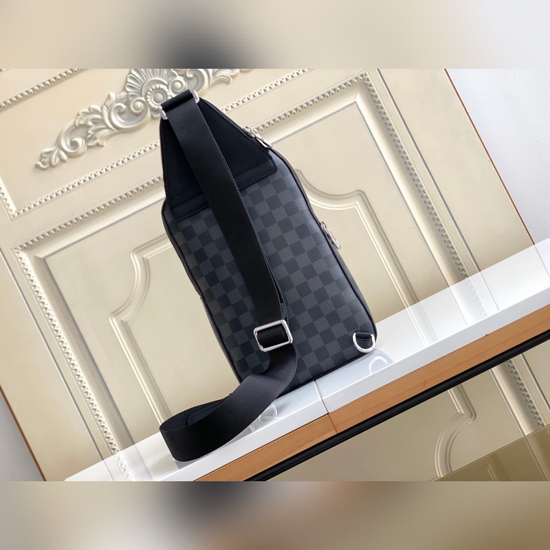 [海原外單 獨實家拍45302黑格]本款 Avenue 單肩包取材 Damier