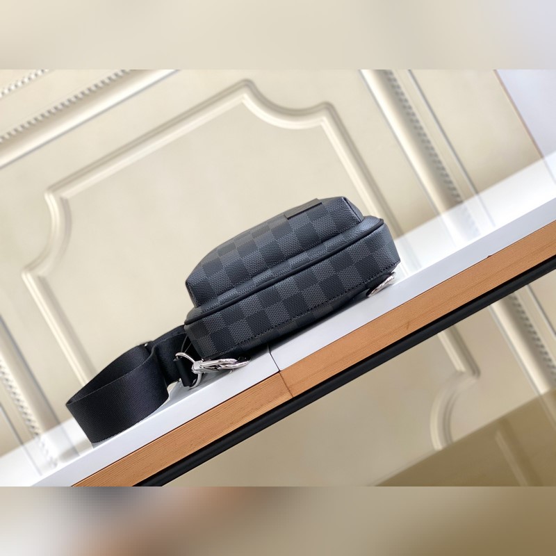 [海原外單 獨實家拍45302黑格]本款 Avenue 單肩包取材 Damier