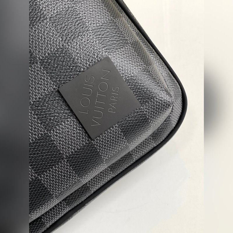 [海原外單 獨實家拍45302黑格]本款 Avenue 單肩包取材 Damier