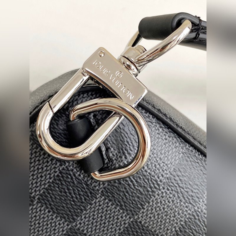 [海原外單 獨實家拍45302黑格]本款 Avenue 單肩包取材 Damier