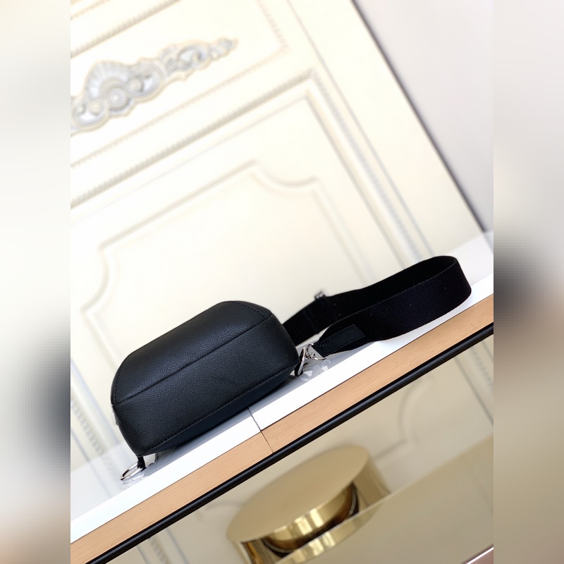 [海原外 單 獨實家 拍] M30443 Avenue 單肩包采用 Ta?ga