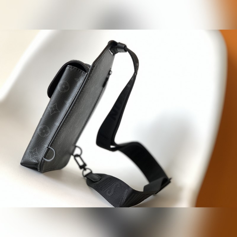 獨家實拍 頂級原單M45912SAUMUR單肩包 本款全新單肩包脫胎于 1986