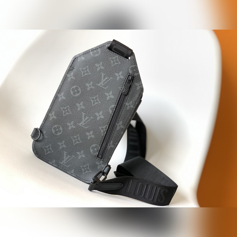 獨家實拍 頂級原單M45912SAUMUR單肩包 本款全新單肩包脫胎于 1986