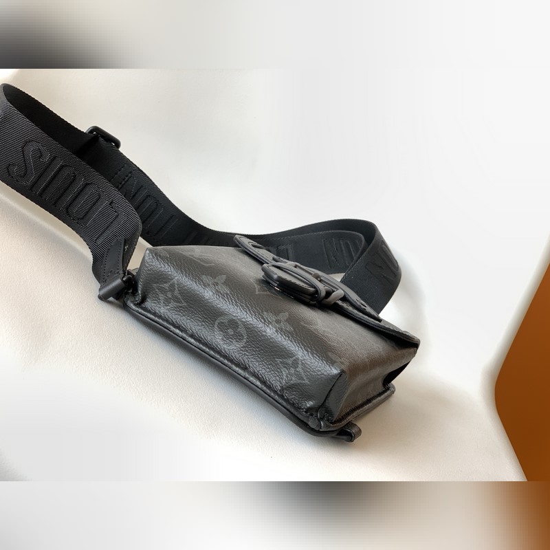 獨家實拍 頂級原單M45912SAUMUR單肩包 本款全新單肩包脫胎于 1986