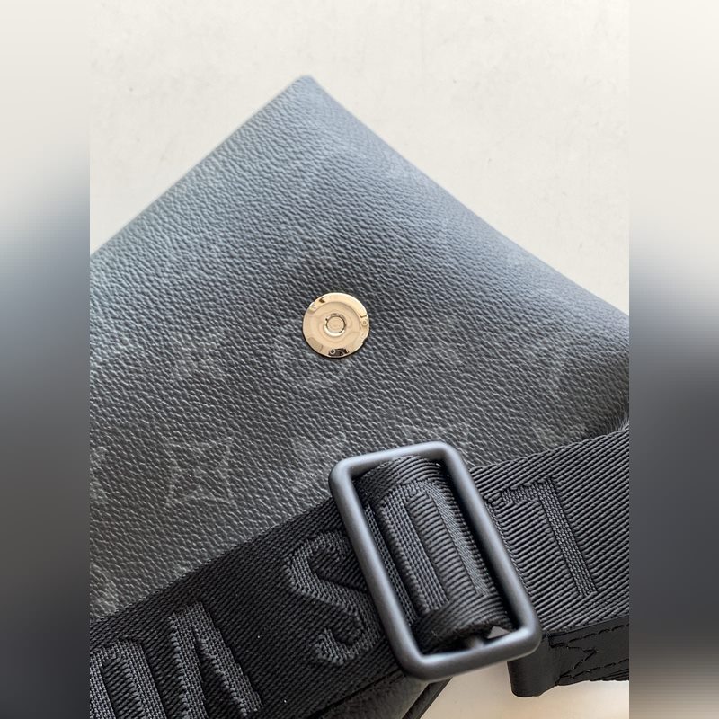 獨家實拍 頂級原單M45912SAUMUR單肩包 本款全新單肩包脫胎于 1986