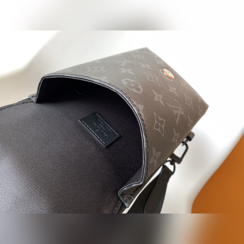 獨家實拍 頂級原單M45912SAUMUR單肩包 本款全新單肩包脫胎于 1986