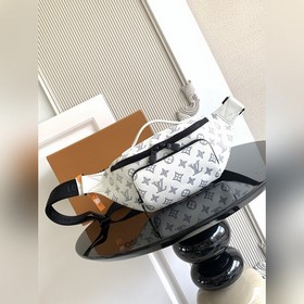 特級(jí) 163c01動(dòng)態(tài)芯片 本款 Rush 腰包以 Monogram Shado