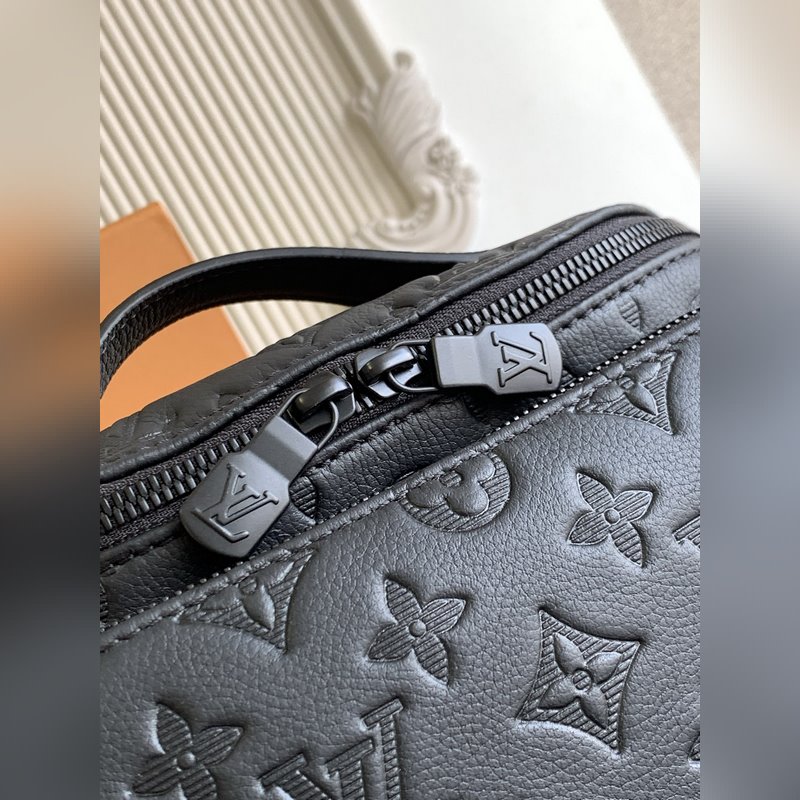 特級 163c01動態芯片 本款 Rush 腰包以 Monogram Shado