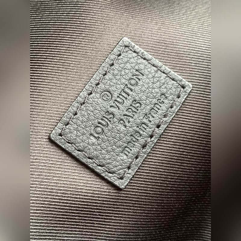 特級 163c01動態芯片 本款 Rush 腰包以 Monogram Shado