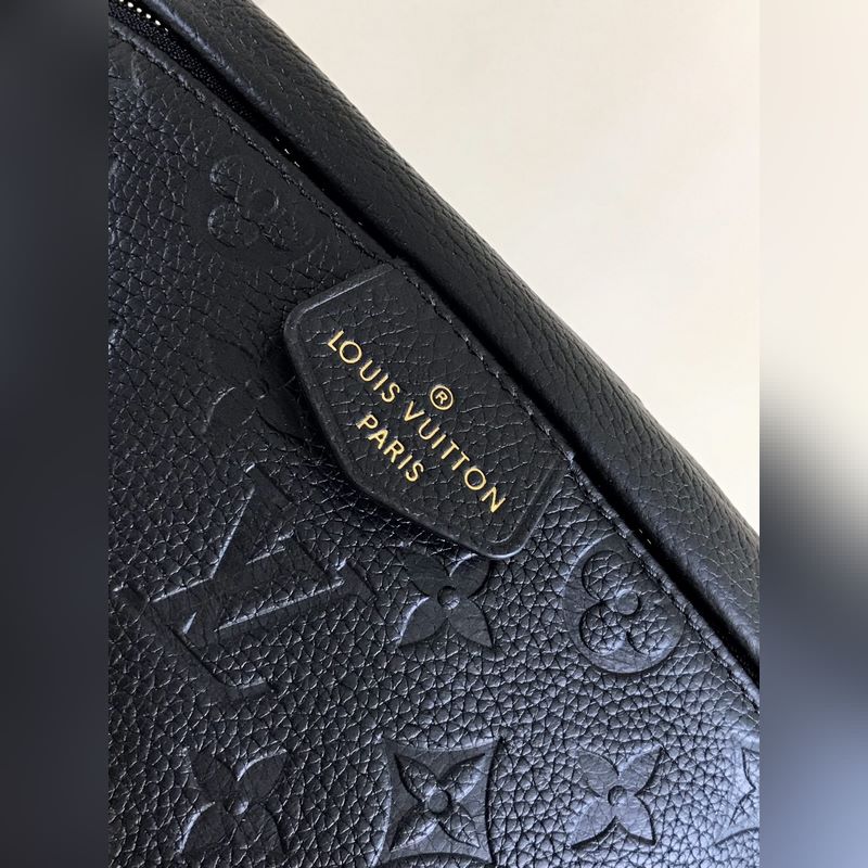 [海外原單 獨家實拍] M44836白色 M44812黑色全皮 BUMBAG 胸