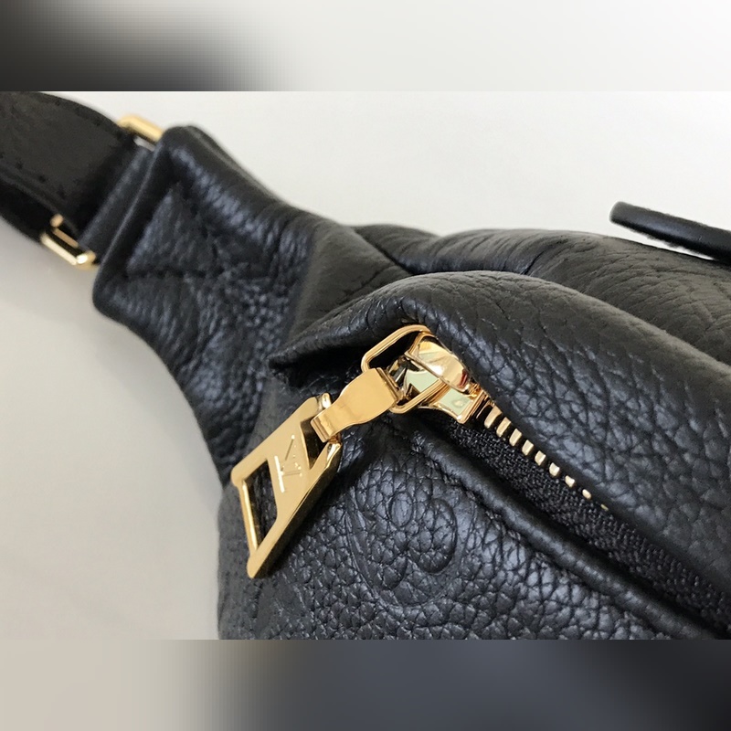 [海外原單 獨家實拍] M44836白色 M44812黑色全皮 BUMBAG 胸