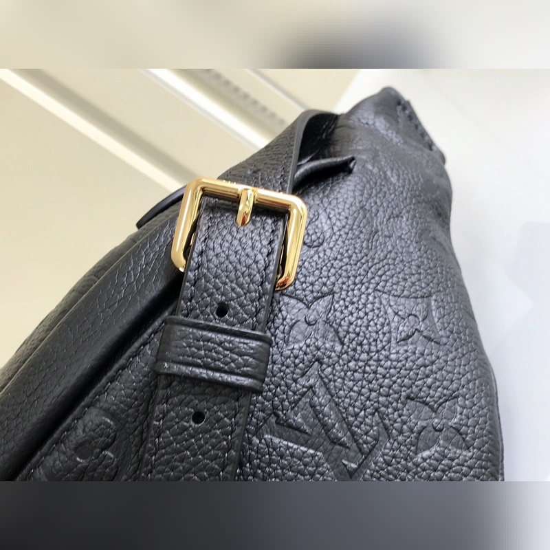 [海外原單 獨家實拍] M44836白色 M44812黑色全皮 BUMBAG 胸