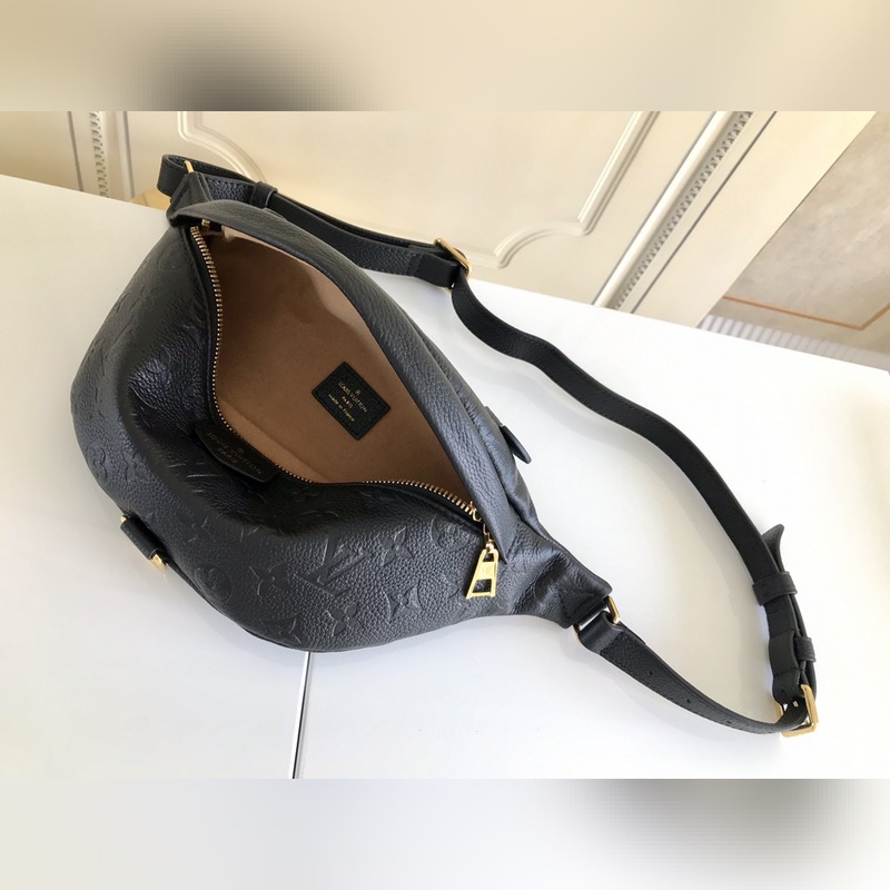 [海外原單 獨家實拍] M44836白色 M44812黑色全皮 BUMBAG 胸