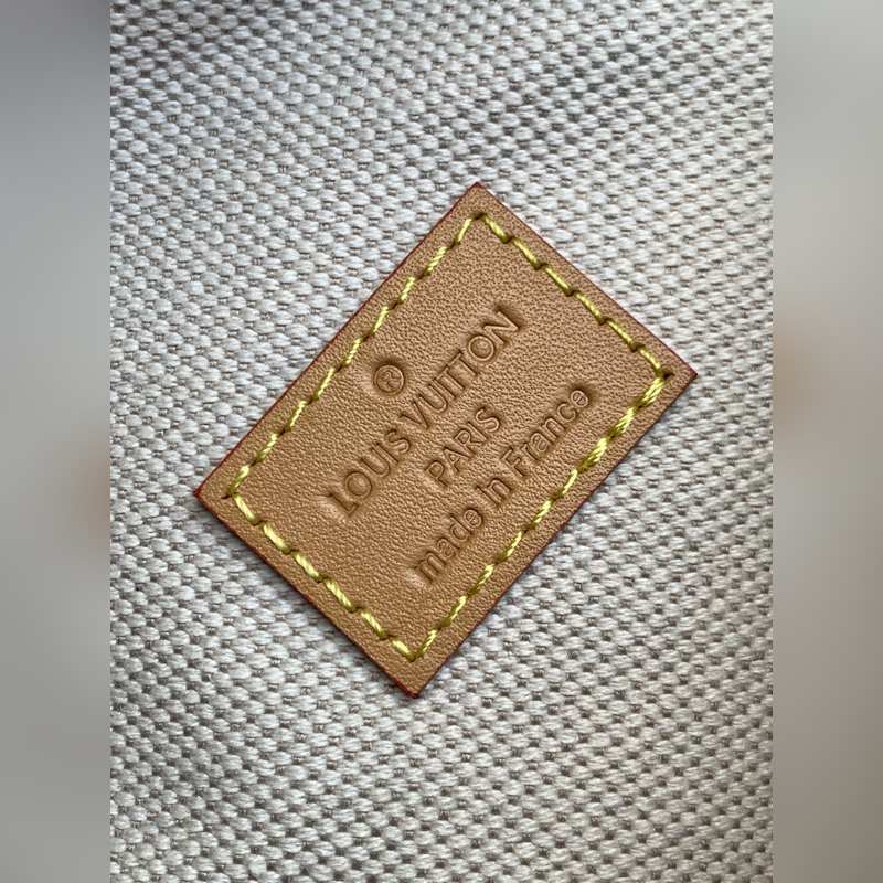 M24992 頂級原單 變碼芯片163C RUSH 腰包本款 Rush 腰包取材