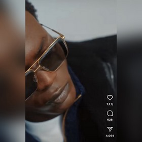 高版本配送彩圖 背面有真開口螺絲位 LOUIS VUITTON MODEL：Z2