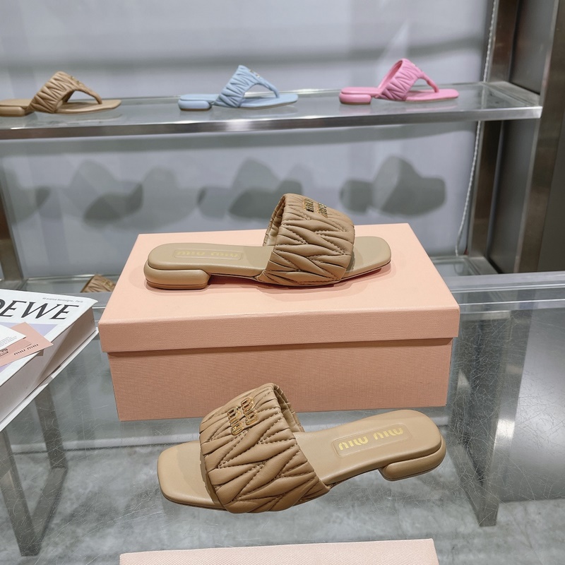 miumiu2026ss春夏新款平底小羊皮涼鞋拖鞋 頂級版本 ---------