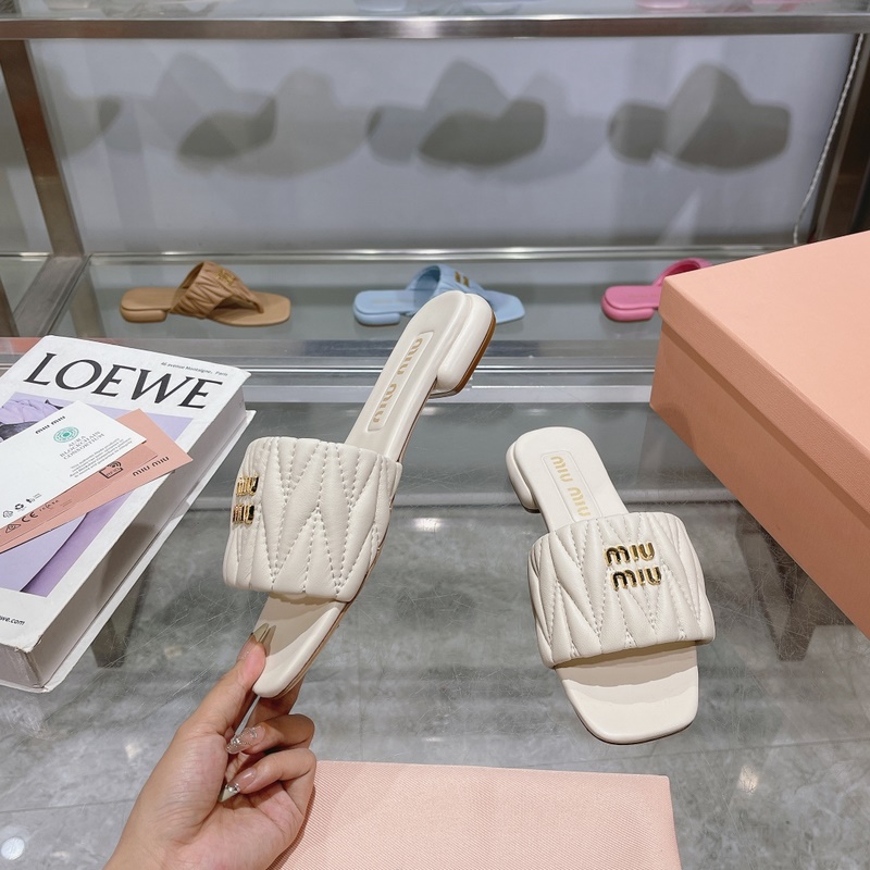 miumiu2026ss春夏新款平底小羊皮涼鞋拖鞋 頂級版本 ---------