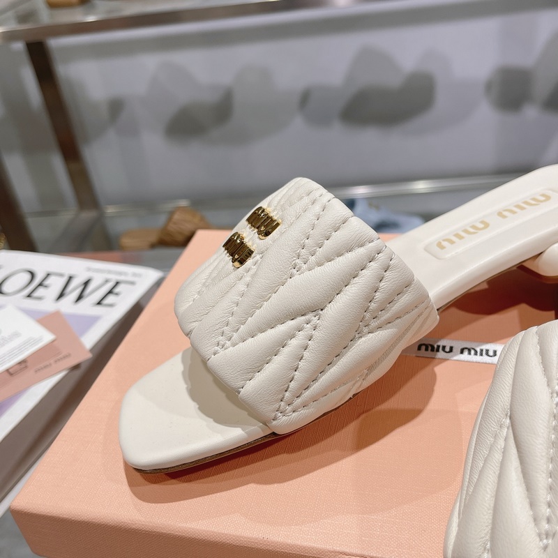 miumiu2026ss春夏新款平底小羊皮涼鞋拖鞋 頂級版本 ---------