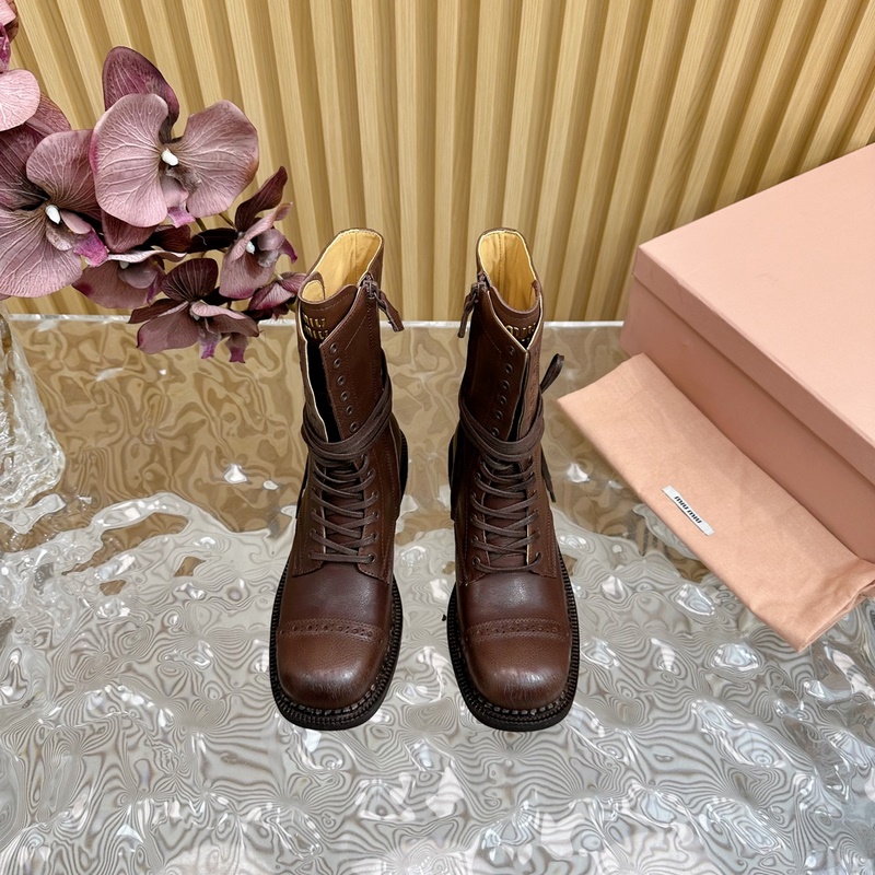 高版本 MiuMiu 24走秀款複古機 甜美複古機車風 太太好看太美了 系帶和