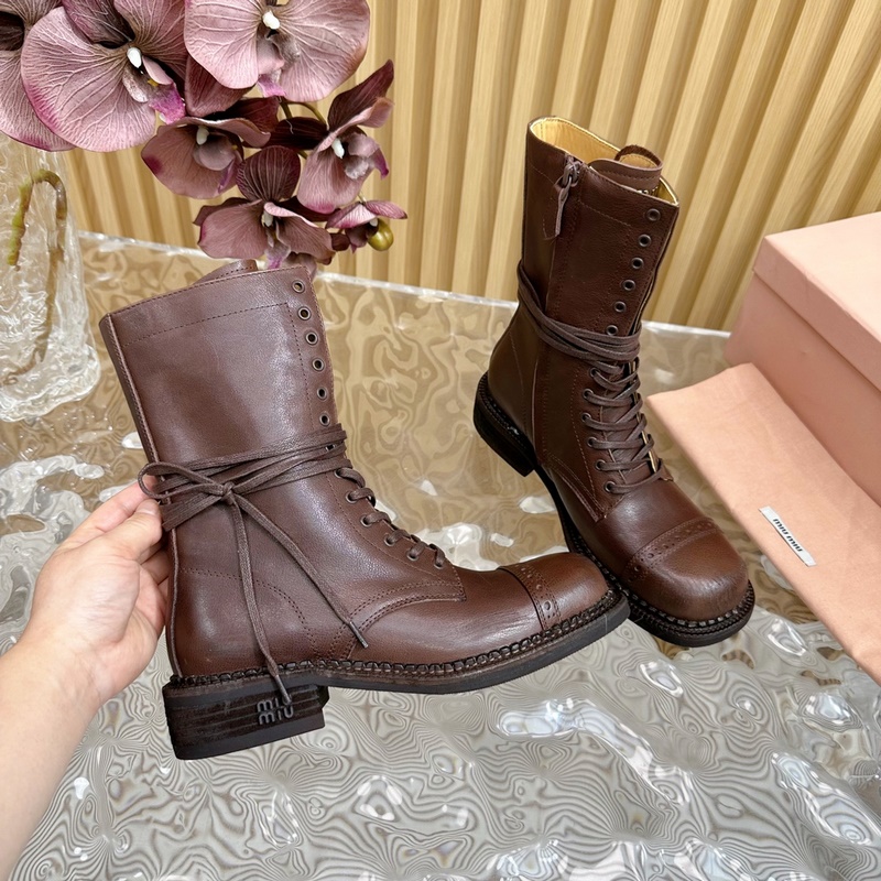 高版本 MiuMiu 24走秀款複古機 甜美複古機車風 太太好看太美了 系帶和