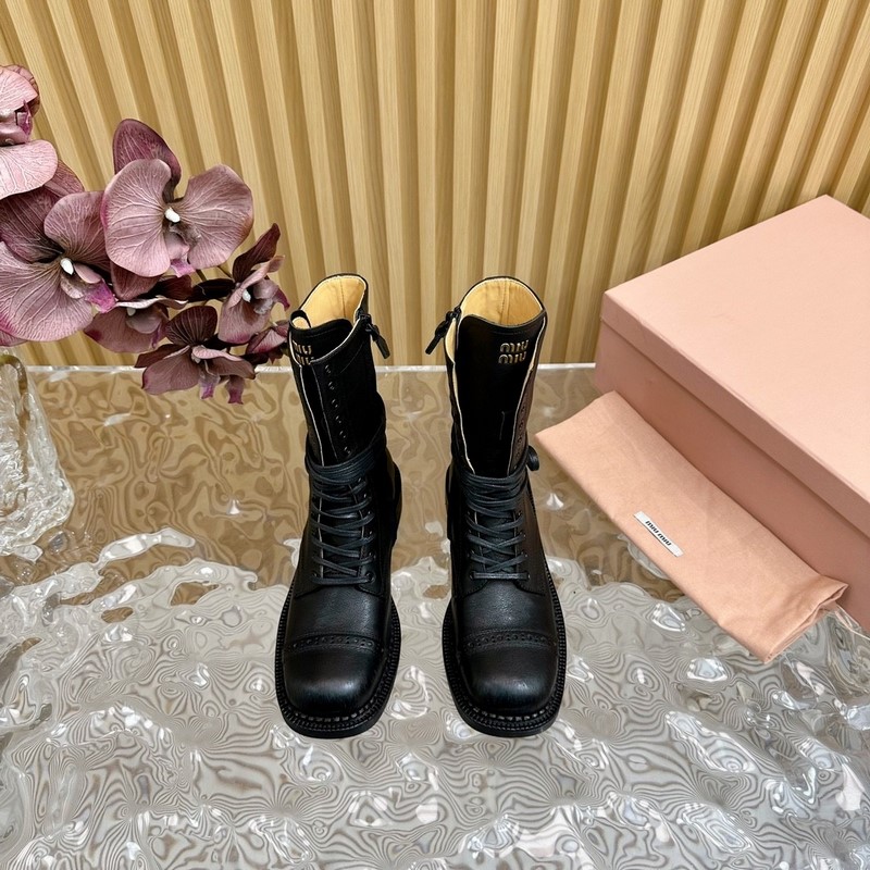 高版本 MiuMiu 24走秀款複古機車靴 -------- 甜美複古機車風(fēng) 太