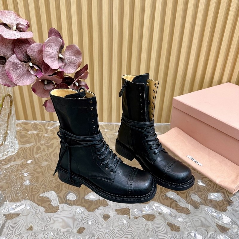 高版本 MiuMiu 24走秀款複古機車靴 -------- 甜美複古機車風(fēng) 太