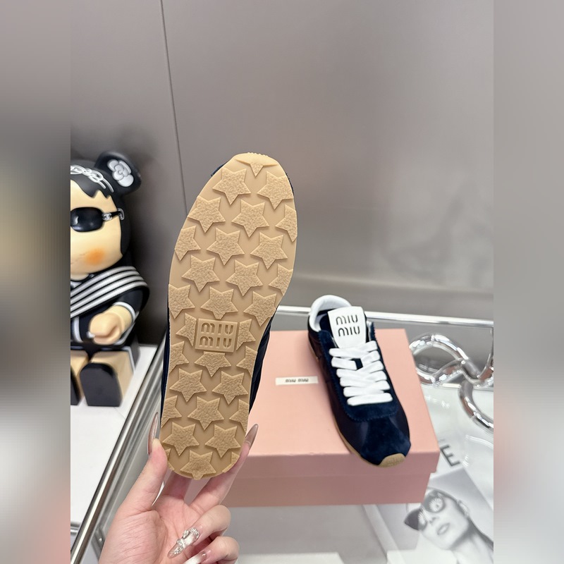 尺碼：35-40 miumiu2026 早春走秀新款阿甘德訓鞋運動鞋， 巨巨巨好