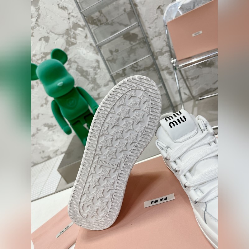 繆繆miumiu2026新款 火爆款髒髒鞋 小白鞋 主推款 複古做舊時尚 簡約高
