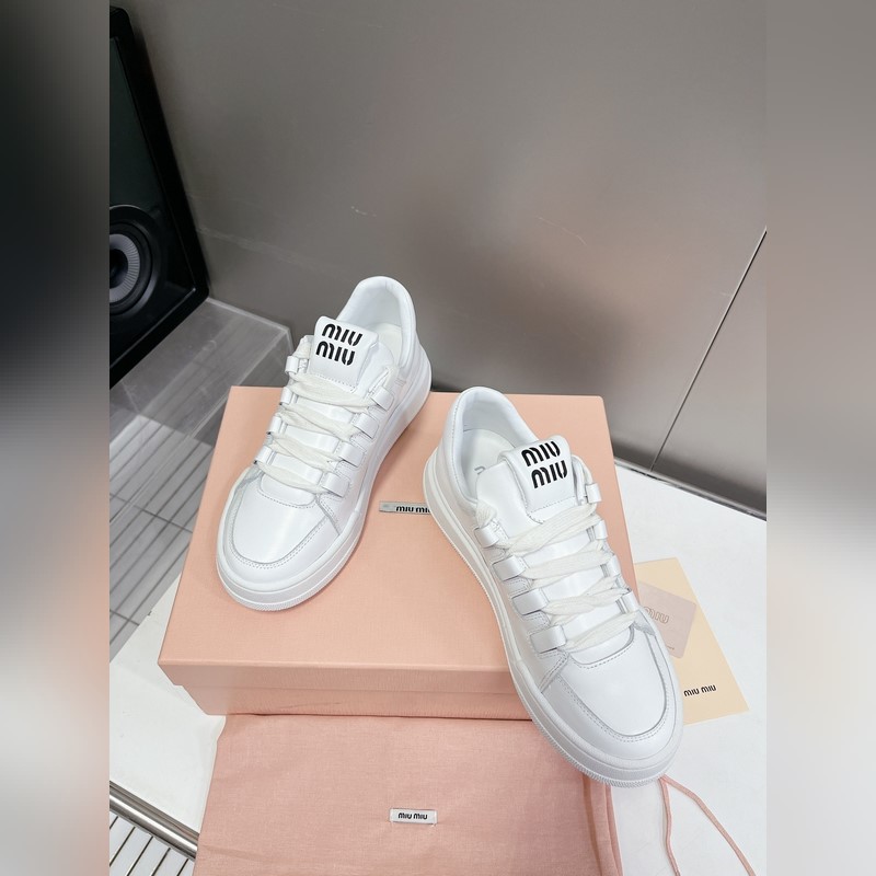 繆繆miumiu2026新款 火爆款髒髒鞋 小白鞋 今年主推款 複古做舊時尚 簡