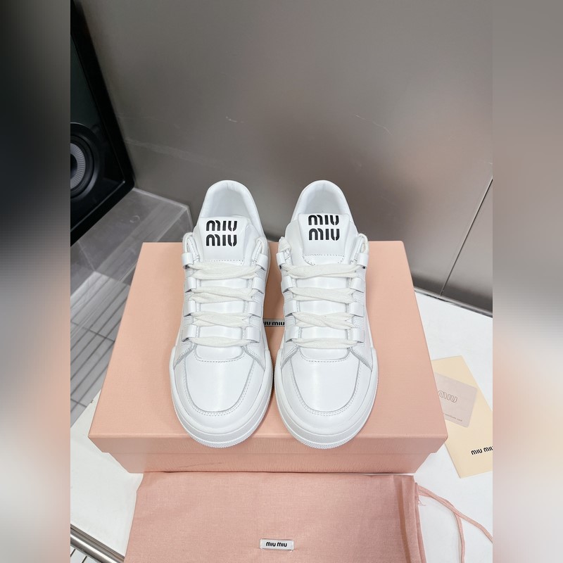 繆繆miumiu2026新款 火爆款髒髒鞋 小白鞋 今年主推款 複古做舊時尚 簡