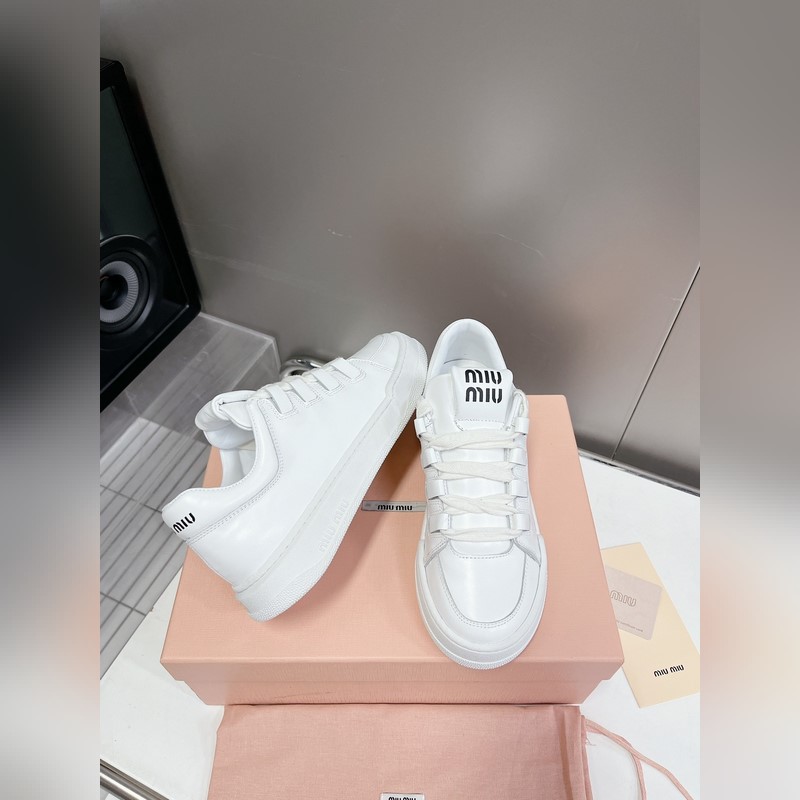 繆繆miumiu2026新款 火爆款髒髒鞋 小白鞋 今年主推款 複古做舊時尚 簡