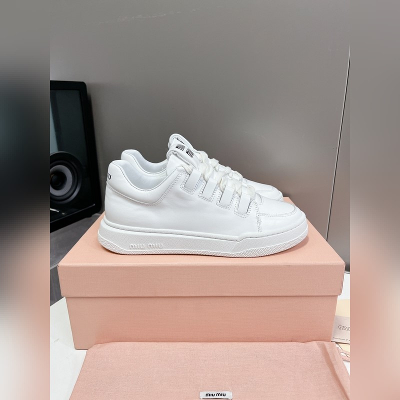 繆繆miumiu2026新款 火爆款髒髒鞋 小白鞋 今年主推款 複古做舊時尚 簡