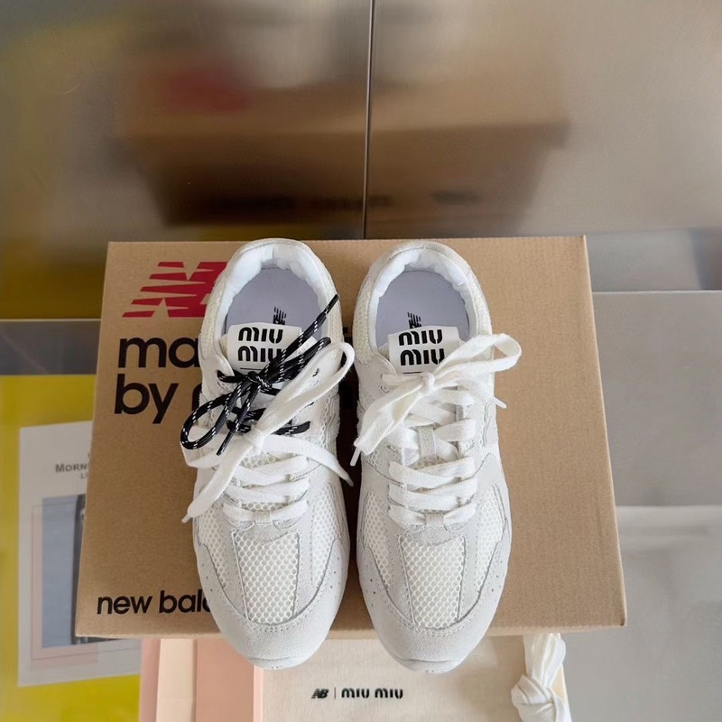 Miumiu x New Balance 聯(lián)名款NB運(yùn)動(dòng)鞋女 Miu Miu 繆