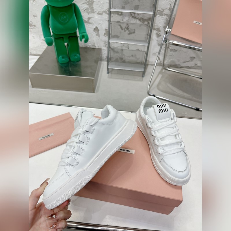 繆繆miumiu2026新款 火爆款髒髒鞋 小白鞋 主推款 複古做舊時尚 簡約高