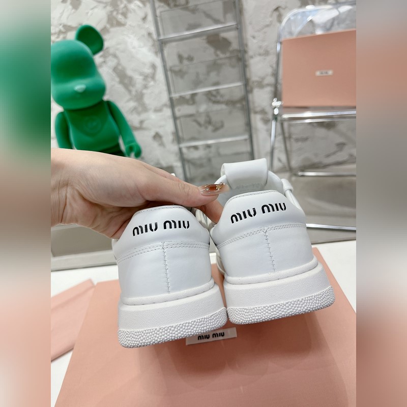 繆繆miumiu2026新款 火爆款髒髒鞋 小白鞋 主推款 複古做舊時尚 簡約高