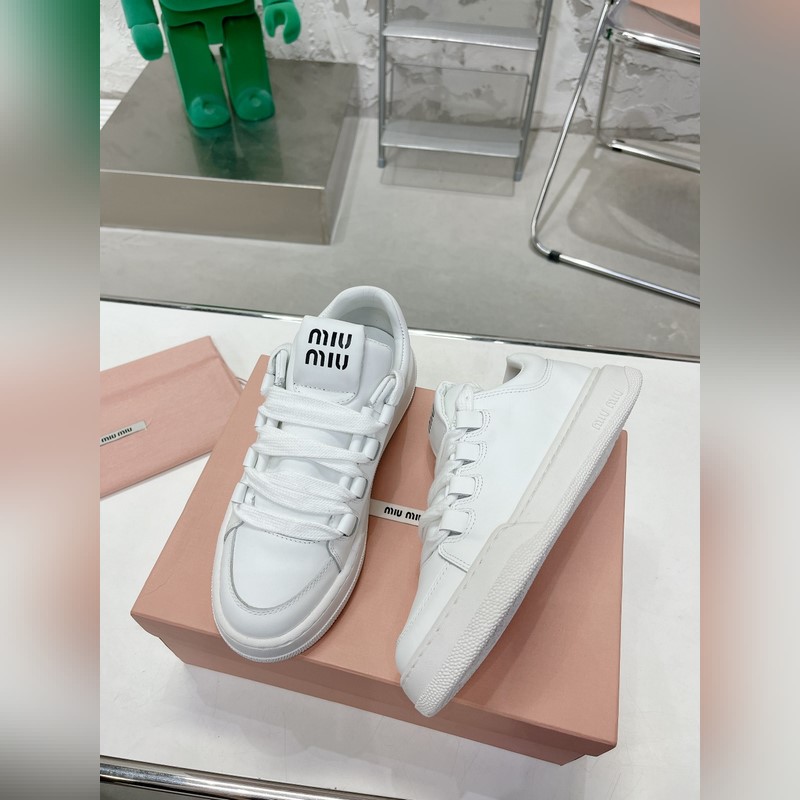 繆繆miumiu2026新款 火爆款髒髒鞋 小白鞋 主推款 複古做舊時尚 簡約高