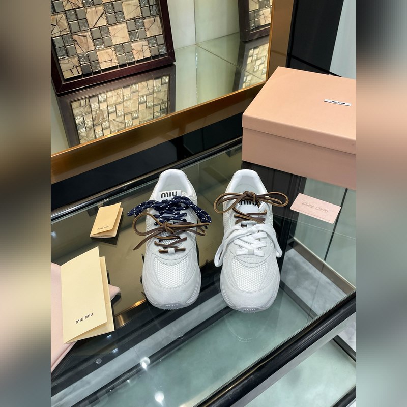 MiuMiu*繆繆miu家2026運(yùn)動(dòng)休閑鞋 這款系帶休閑運(yùn)動(dòng)鞋妥妥的美式休閑風(fēng)