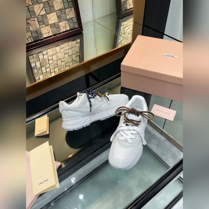 MiuMiu*繆繆miu家2026運(yùn)動(dòng)休閑鞋 這款系帶休閑運(yùn)動(dòng)鞋妥妥的美式休閑風(fēng)