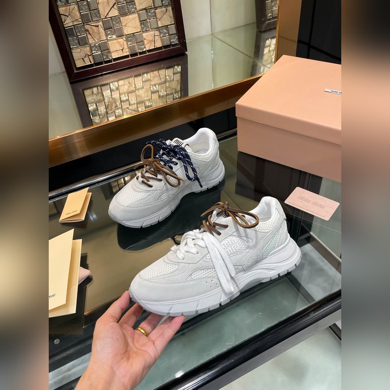 MiuMiu*繆繆miu家2026運(yùn)動(dòng)休閑鞋 這款系帶休閑運(yùn)動(dòng)鞋妥妥的美式休閑風(fēng)