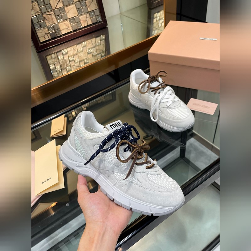 MiuMiu*繆繆miu家2026運(yùn)動(dòng)休閑鞋 這款系帶休閑運(yùn)動(dòng)鞋妥妥的美式休閑風(fēng)