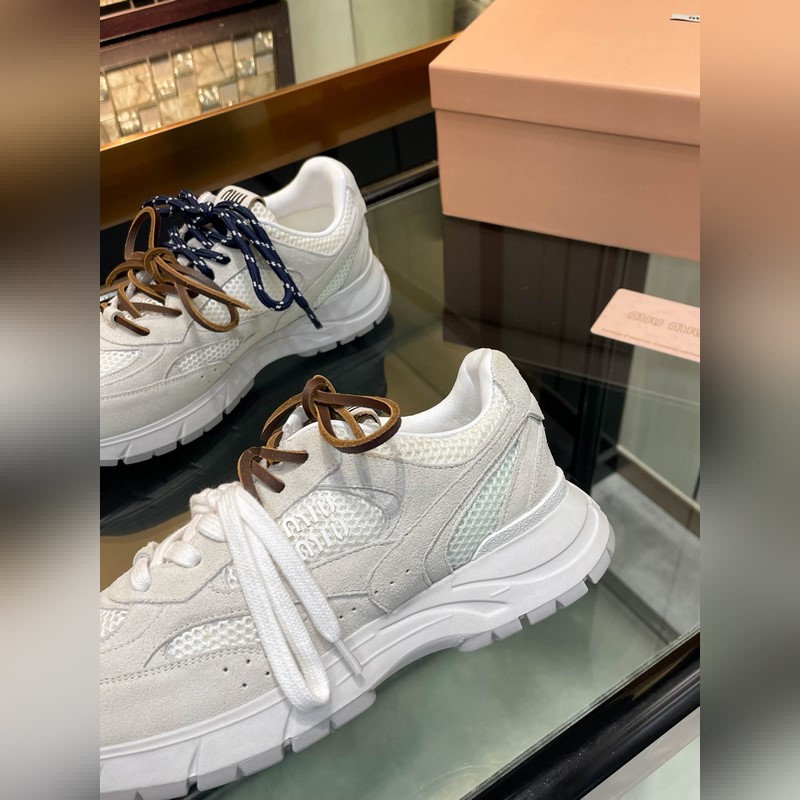 MiuMiu*繆繆miu家2026運(yùn)動(dòng)休閑鞋 這款系帶休閑運(yùn)動(dòng)鞋妥妥的美式休閑風(fēng)