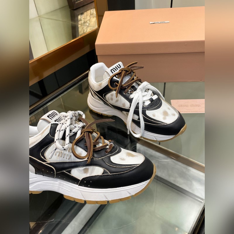 MiuMiu*繆繆miu家2026運(yùn)動休閑鞋 這款系帶休閑運(yùn)動鞋妥妥的美式休閑風(fēng)