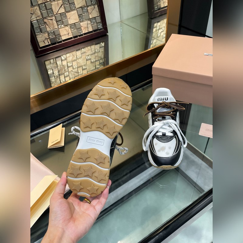 MiuMiu*繆繆miu家2026運(yùn)動休閑鞋 這款系帶休閑運(yùn)動鞋妥妥的美式休閑風(fēng)