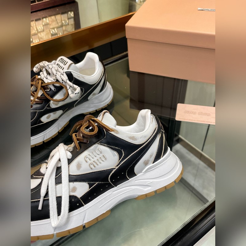 MiuMiu*繆繆miu家2026運(yùn)動休閑鞋 這款系帶休閑運(yùn)動鞋妥妥的美式休閑風(fēng)