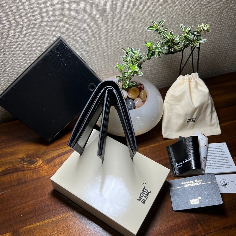 全新630 MONTBLANC萬寶龍專櫃同步匠心系列12卡位錢夾 經(jīng)典黑 型號：