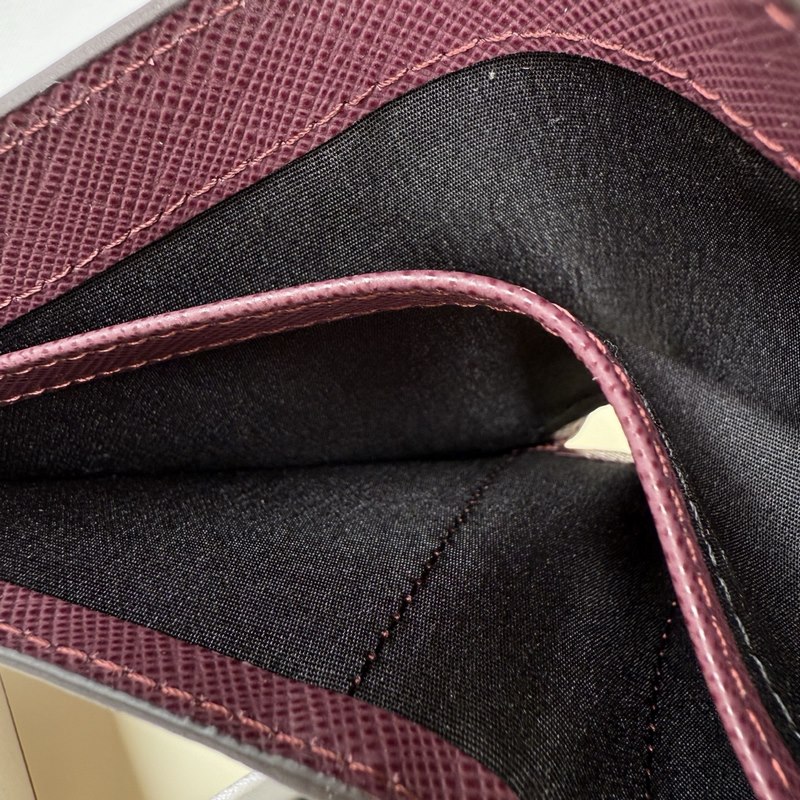 MONTBLANC 全新萬寶龍匠心系列6卡位錢包  多爾波紅 型號：MB199