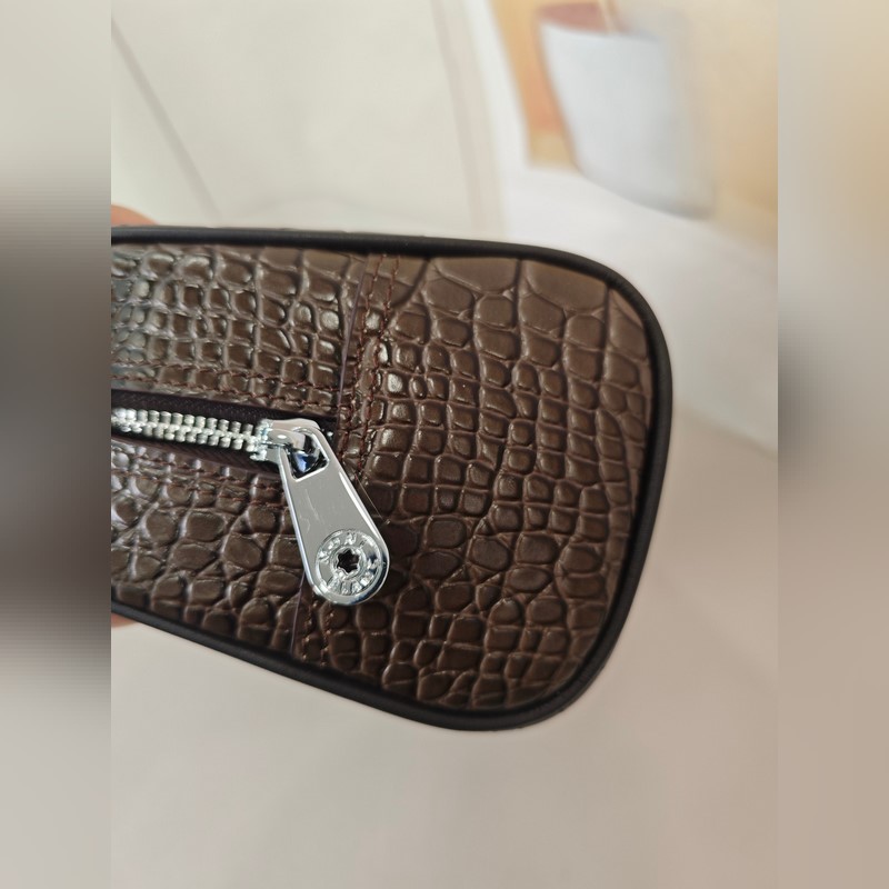 2026最新款式萬寶龍手拿包火爆款大量出貨啦，叫囂專櫃貨 頂級原單貨 紙上談兵吹